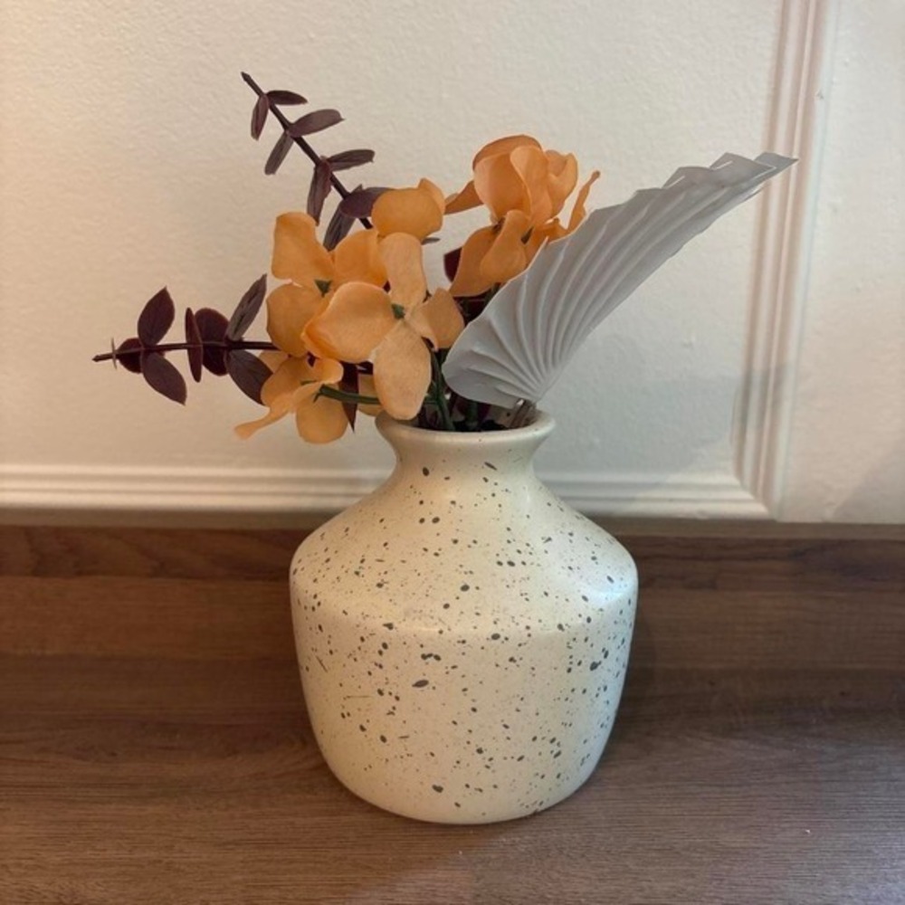 Speckled White Ceramic Vase with Artificial Floral Stems Modern Home Decor Set - Picture 3 of 4